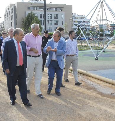 ©Ayto.Granada: EL AYUNTAMIENTO DE GRANADA AMPLA LAS ZONAS DE OCIO EN EL SEGUNDO PARQUE MS GRANDE DE LA CIUDAD CON UNA NUEVA REA INFANTIL